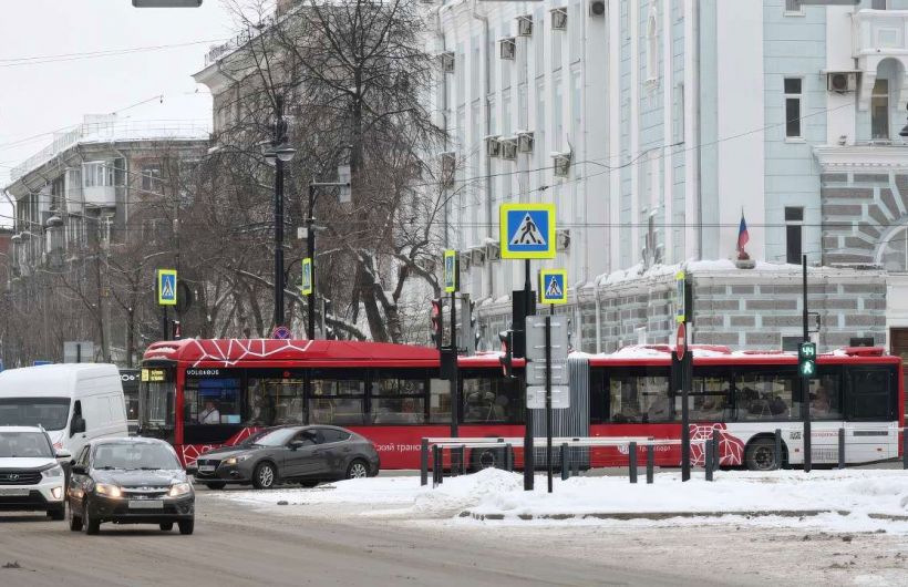 На маршруты в Перми вышли автобусы особо большого класса