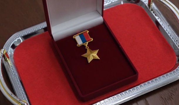 Семье погибшего летчика Ильи Кужлева из Прикамья вручили Звезду Героя России
