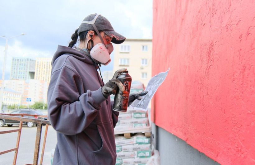 В Перми завершили два новых мурала в рамках фестиваля «Монумент Арт»