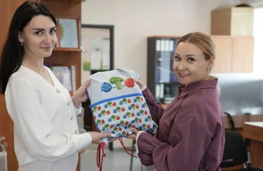 Ко Дню знаний дети сотрудников филиала «Азот» получили подарки