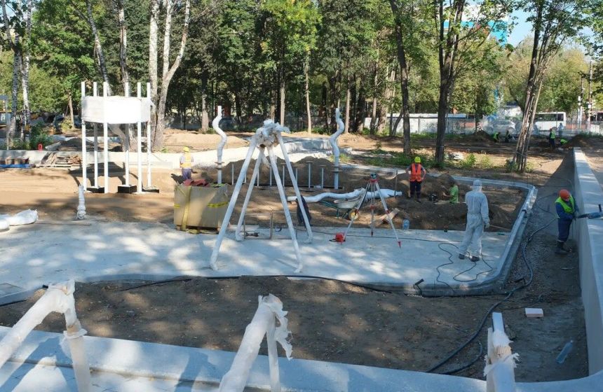 В Александровском сквере в Перми начали высаживать растения
