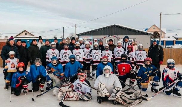 В Башкултаево прошло открытие раздевалки для хоккеистов