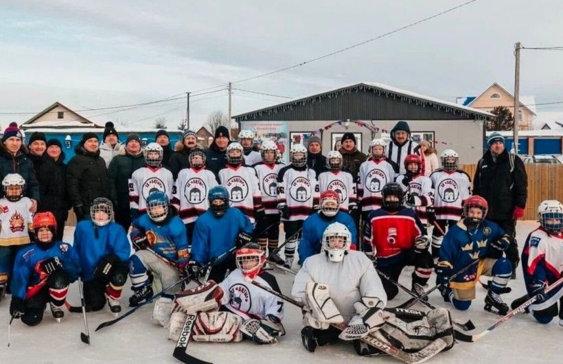 В Башкултаево прошло открытие раздевалки для хоккеистов