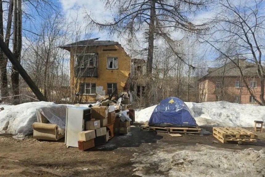 ​По решению суда пермский пенсионер Александр Иванов, поселившийся в палатке, получит жилое помещение