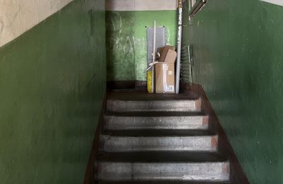 Суд потребовал от собственника аварийного здания в Александровске привести объект в порядок