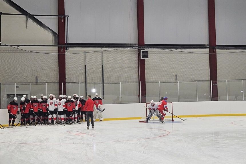 ​В Перми открыли ледовый комплекс «Красная машина» в микрорайоне Ива