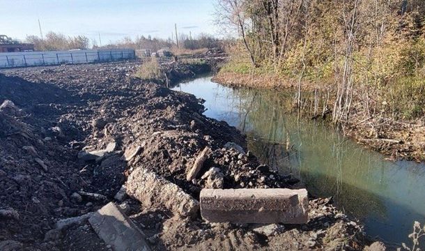 В Перми выявили загрязнение береговой зоны реки Пыж отходами