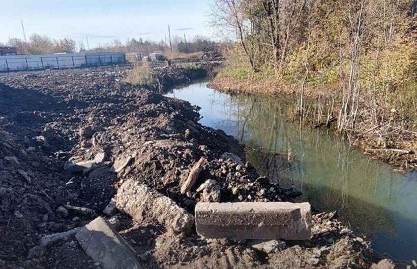 В Перми выявили загрязнение береговой зоны реки Пыж отходами