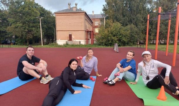 ​Бесплатные тренировки во дворах Перми помогают жителям поддерживать спортивную форму летом