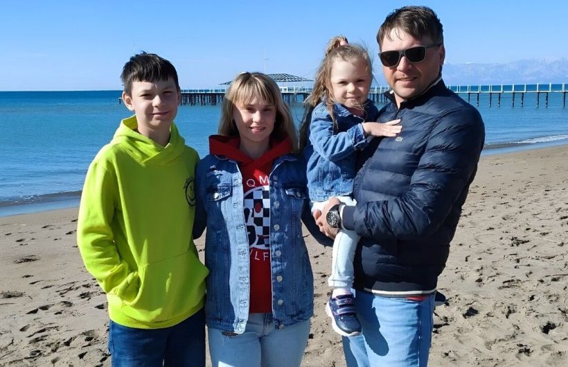 История одной семьи из Прикамья: школьные друзья встретились спустя годы и теперь растят детей