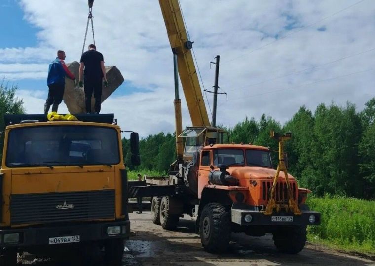 В Кизеловском округе открыли временный объезд к поселку Южный Коспашский после обрушения моста