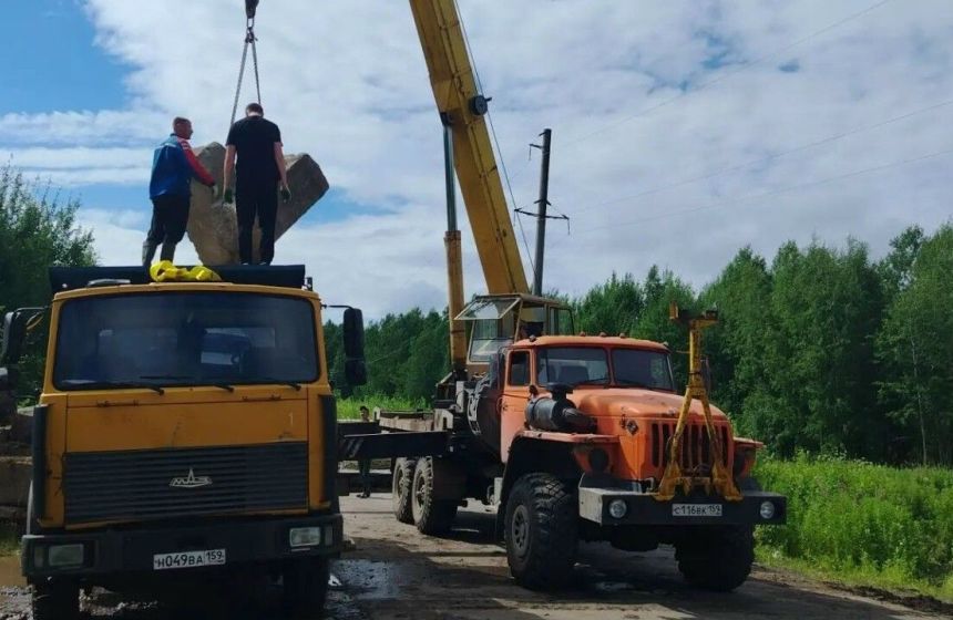 В Кизеловском округе открыли временный объезд к поселку Южный Коспашский после обрушения моста