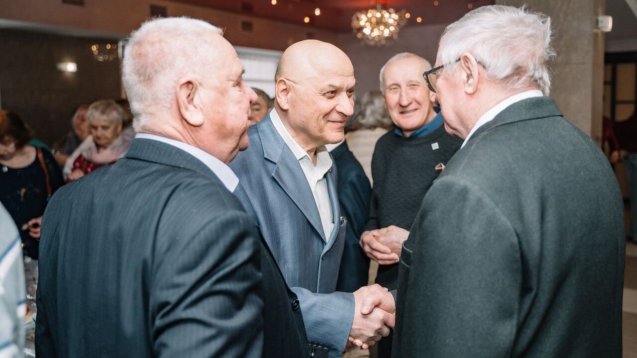 Ветеранов «ПМУ» поздравили с 45-летием предприятия