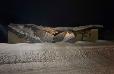 ​Кровли жилых домов обрушились в трех населенных пунктах Прикамья