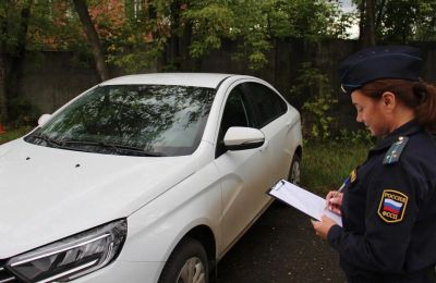 Арест автомобиля такси помог взыскать с пермской предпринимательницы более полумиллиона рублей