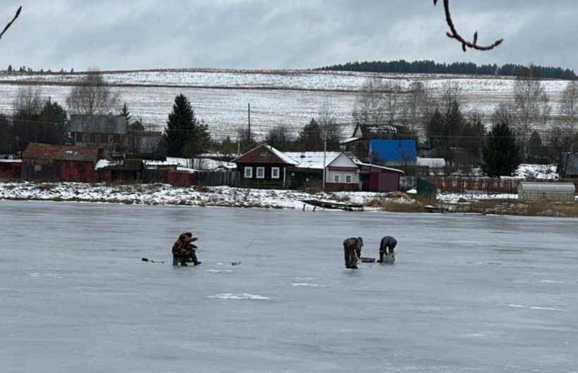 Два человека провалились под лед и погибли в Сивинском округе